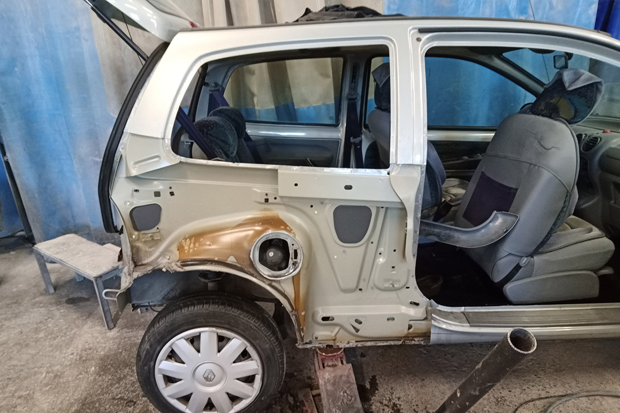 Carrosserie voiture Morlaas, Carrosserie voiture Pau, Carrosserie/peinture automobile Morlaas, Carrosserie/peinture automobile Pau, Entretien voiture Morlaas, Entretien voiture Pau, Redressage de carrosserie Morlaas, Redressage de carrosserie Pau, Rénovation voiture Morlaas, Rénovation voiture Pau
